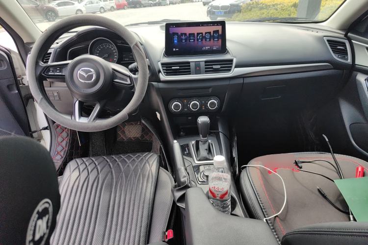 Used Mazda 3 Axela 2019 Cloud-Controlled Version Sedan 1.5L Automatic Comfort Trim China VI Standard Center Console