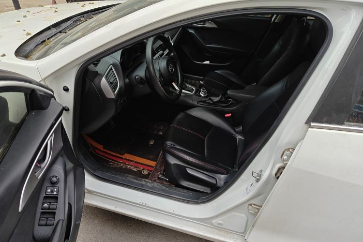 Used Mazda 3 Axela 2019 Cloud-Controlled Version Sedan 1.5L Automatic Comfort Trim China VI Standard Driver Seat