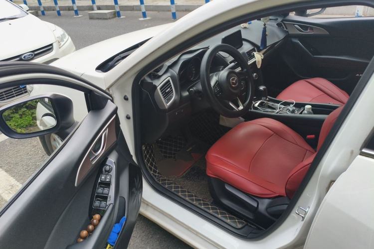 Used Mazda 3 Axela 2019 Cloud-Controlled Sedan 1.5L Automatic Luxury Model China VI Standard Driver Seat