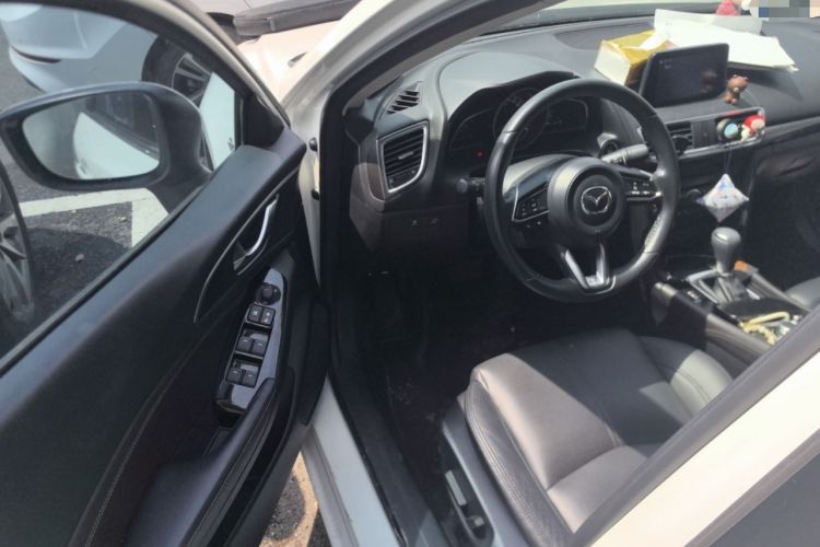 Used Mazda 3 Axela 2019 Cloud-Controlled Version Sedan 2.0L Automatic Luxury Trim China VI Standard Driver Seat