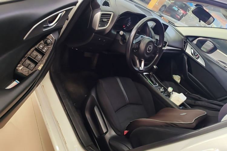 Used Mazda 3 Axela 2019 Cloud-Controlled Sedan 1.5L Automatic Luxury Model China VI Standard Driver Seat