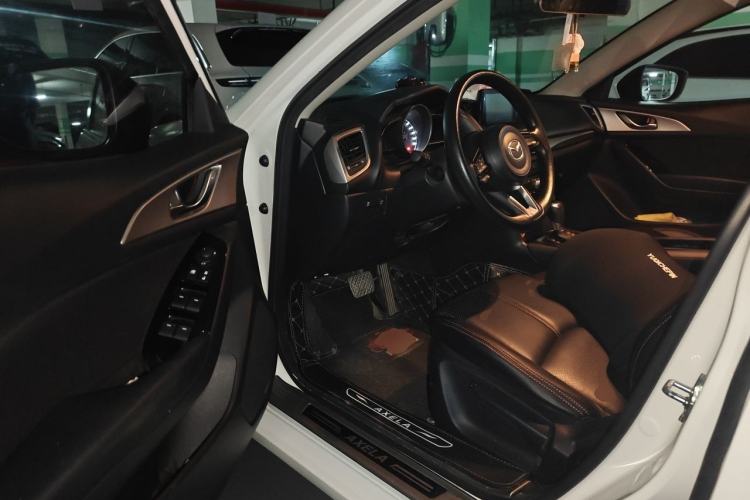 Used Mazda 3 Axela 2019 Cloud-Controlled Sedan 1.5L Automatic Luxury Model China VI Standard Driver Seat