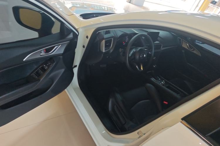 Used Mazda 3 Axela 2019 Cloud-Controlled Sedan 1.5L Automatic Luxury Model China VI Standard Driver Seat