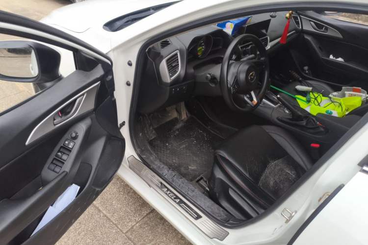 Used Mazda 3 Axela 2019 Cloud-Controlled Version Sedan 1.5L Automatic Comfort Trim China VI Standard Driver Seat