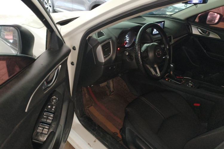 Used Mazda 3 Axela 2019 Cloud-Controlled Sedan 1.5L Automatic Luxury Model China VI Standard Driver Seat