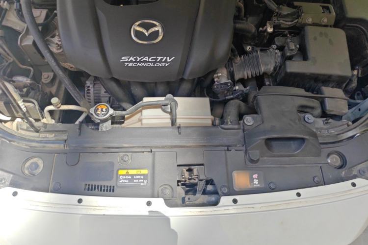 Used Mazda 3 Axela 2019 Cloud-Controlled Version Sedan 1.5L Automatic Comfort Trim China VI Standard Engine Bay