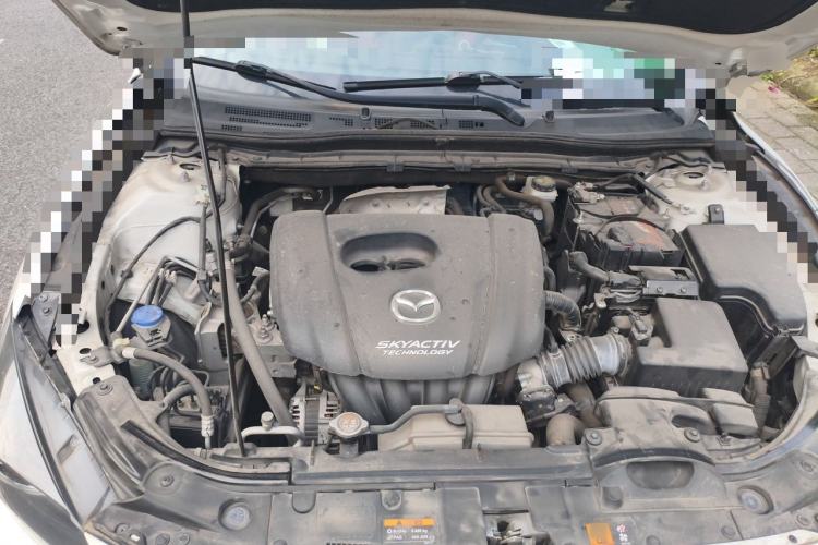 Used Mazda 3 Axela 2019 Cloud-Controlled Sedan 1.5L Automatic Luxury Model China VI Standard Engine Bay