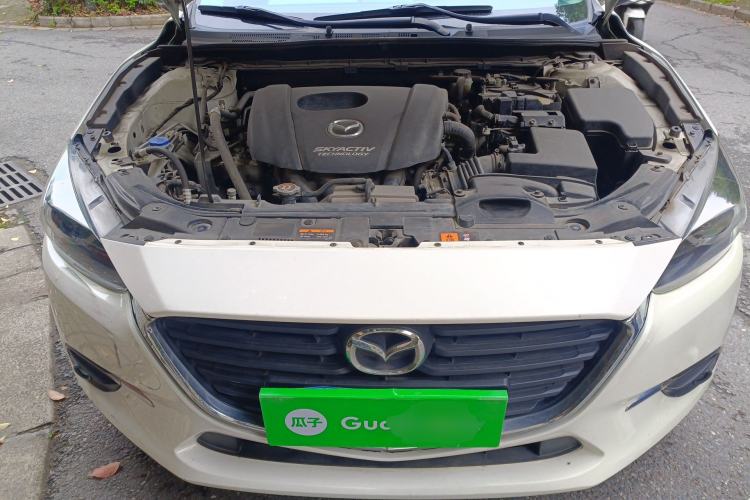 Used Mazda 3 Axela 2019 Cloud-Controlled Sedan 1.5L Automatic Luxury Model China VI Standard Engine Bay
