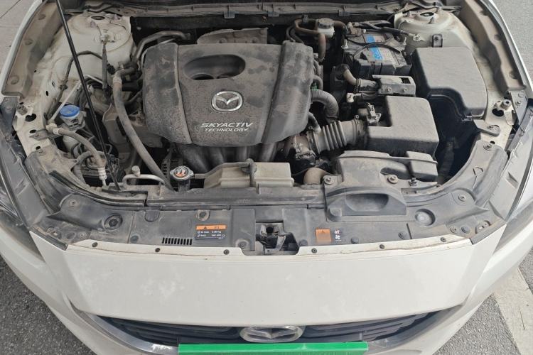 Used Mazda 3 Axela 2019 Cloud-Controlled Version Sedan 1.5L Automatic Comfort Trim China VI Standard Engine Bay
