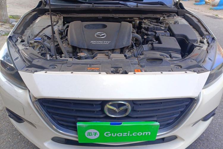 Used Mazda 3 Axela 2019 Cloud-Controlled Sedan 1.5L Automatic Luxury Model China VI Standard Engine Bay