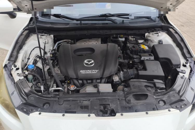 Used Mazda 3 Axela 2019 Cloud-Controlled Version Sedan 1.5L Automatic Comfort Trim China VI Standard Engine Bay