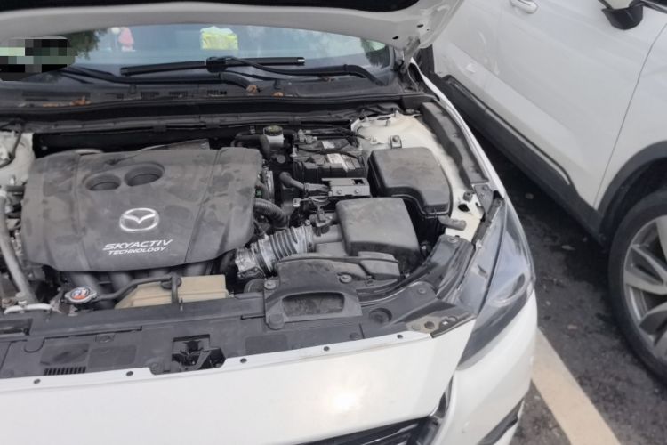 Used Mazda 3 Axela 2019 Cloud-Controlled Version Sedan 2.0L Automatic Luxury Trim China VI Standard Engine Bay Left