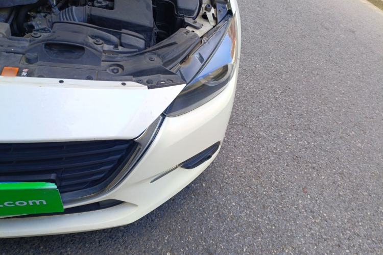 Used Mazda 3 Axela 2019 Cloud-Controlled Sedan 1.5L Automatic Luxury Model China VI Standard Engine Bay Left