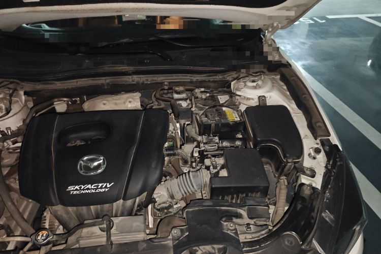 Used Mazda 3 Axela 2019 Cloud-Controlled Sedan 1.5L Automatic Luxury Model China VI Standard Engine Bay Left
