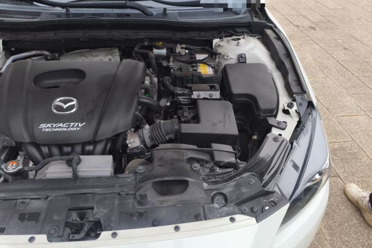 Used Mazda 3 Axela 2019 Cloud-Controlled Version Sedan 1.5L Automatic Comfort Trim China VI Standard Engine Bay Left