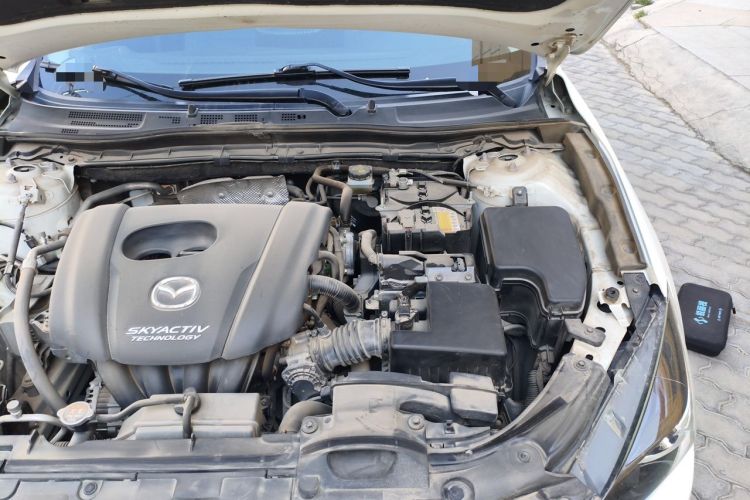 Used Mazda 3 Axela 2019 Cloud-Controlled Version Sedan 1.5L Automatic Comfort Trim China VI Standard Engine Bay Left