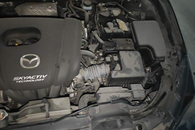 Used Mazda 3 Axela 2019 Cloud-Controlled Sedan 1.5L Automatic Luxury Model China VI Standard Engine Bay Left