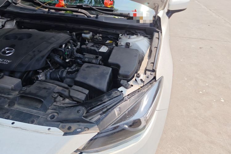 Used Mazda 3 Axela 2019 Cloud-Controlled Version Hatchback 2.0L Automatic Luxury Model China VI Standard Engine Bay Left