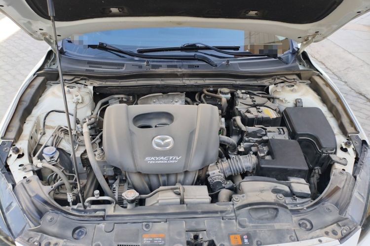 Used Mazda 3 Axela 2019 Cloud-Controlled Version Sedan 1.5L Automatic Comfort Trim China VI Standard Engine Bay