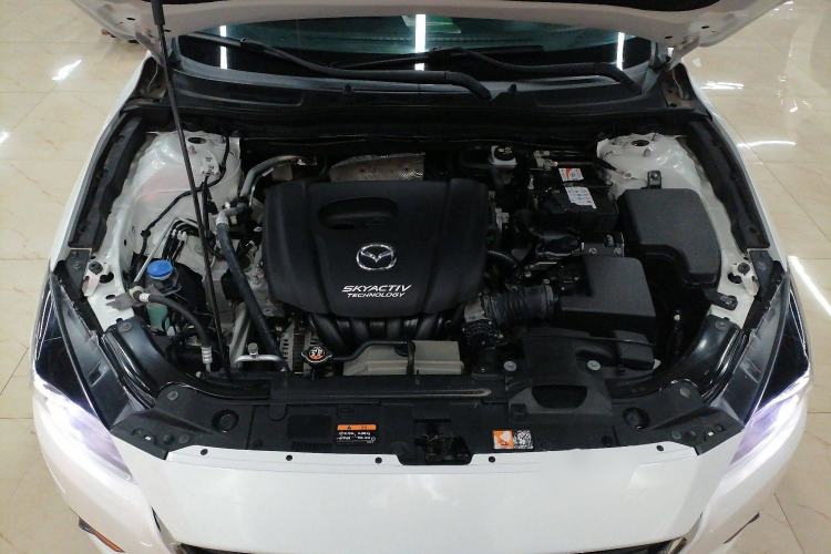 Used Mazda 3 Axela 2019 Cloud-Controlled Version Sedan 1.5L Automatic Luxury Trim China V Standard Engine Bay