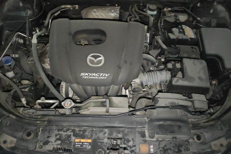 Used Mazda 3 Axela 2019 Cloud-Controlled Sedan 1.5L Automatic Luxury Model China VI Standard Engine Bay