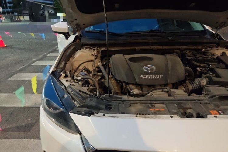 Used Mazda 3 Axela 2019 Cloud-Controlled Version Sedan 1.5L Automatic Luxury Trim China V Standard Engine Bay Right