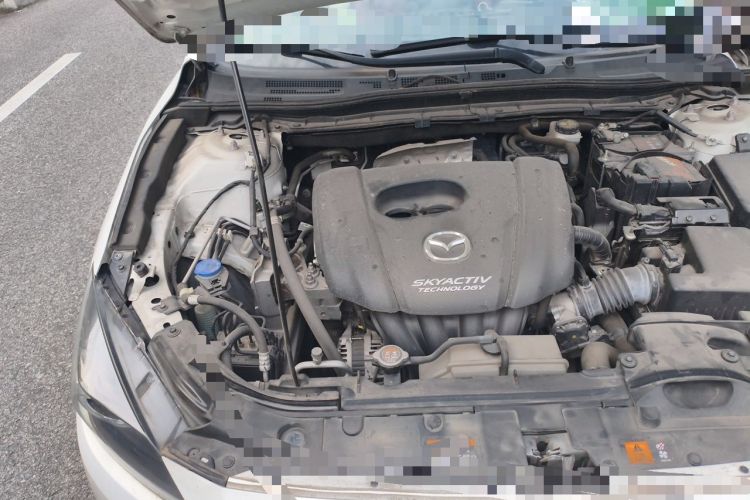 Used Mazda 3 Axela 2019 Cloud-Controlled Sedan 1.5L Automatic Luxury Model China VI Standard Engine Bay Right