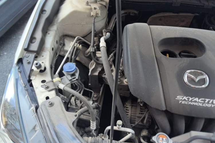 Used Mazda 3 Axela 2019 Cloud-Controlled Version Sedan 1.5L Automatic Comfort Trim China V Standard Engine Bay Right