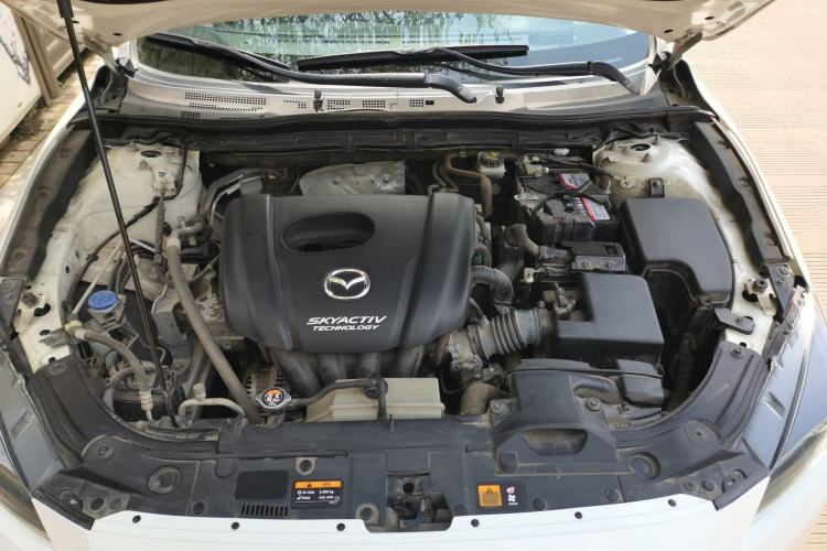 Used Mazda 3 Axela 2019 Cloud-Controlled Sedan 1.5L Automatic Luxury Model China VI Standard Engine Bay