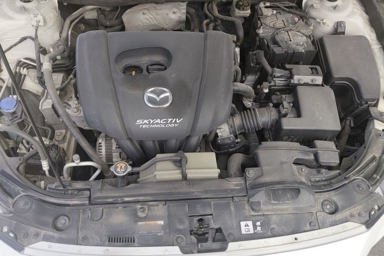 Used Mazda 3 Axela 2019 Cloud-Controlled Version Sedan 1.5L Automatic Comfort Trim China VI Standard Engine Bay
