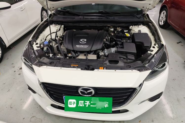 Used Mazda 3 Axela 2019 Cloud-Controlled Sedan 1.5L Automatic Luxury Model China VI Standard Engine Bay