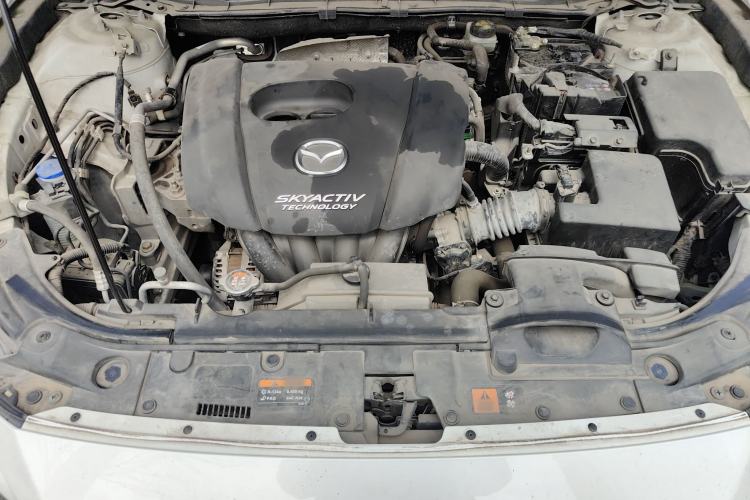 Used Mazda 3 Axela 2019 Cloud-Controlled Version Sedan 1.5L Automatic Comfort Trim China VI Standard Engine Bay