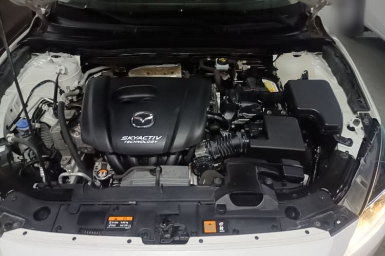 Used Mazda 3 Axela 2019 Cloud-Controlled Version Sedan 1.5L Automatic Comfort Trim China V Standard Engine Bay