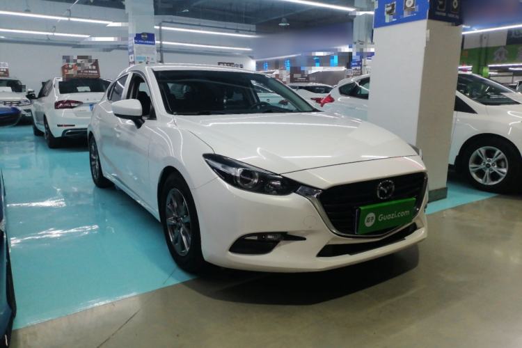 Used Mazda 3 Axela 2019 Cloud-Control Edition Hatchback 1.5L Automatic Comfort Model China VI Standard Exterior 1