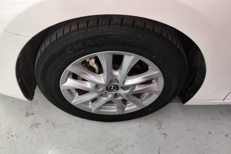 Used Mazda 3 Axela 2019 Cloud-Controlled Sedan 1.5L Automatic Luxury Model China VI Standard Exterior 4