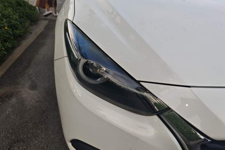 Used Mazda 3 Axela 2019 Cloud-Controlled Sedan 1.5L Automatic Luxury Model China VI Standard Exterior 6