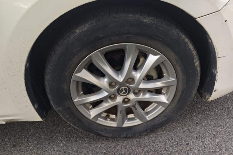 Used Mazda 3 Axela 2019 Cloud-Controlled Sedan 1.5L Automatic Luxury Model China VI Standard Exterior 7
