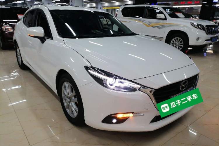 Used Mazda 3 Axela 2019 Cloud-Controlled Version Sedan 1.5L Automatic Luxury Trim China V Standard Front Right 45 Deg