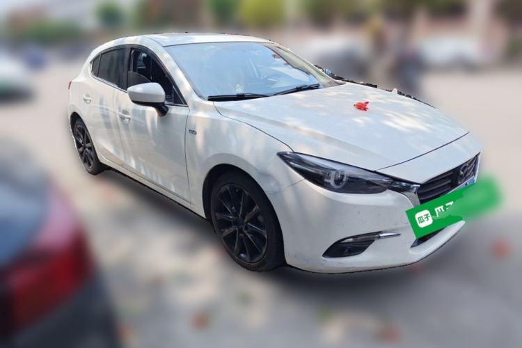 Used Mazda 3 Axela 2019 Cloud-Controlled Version Hatchback 2.0L Automatic Luxury Model China VI Standard Front Right 45 Deg