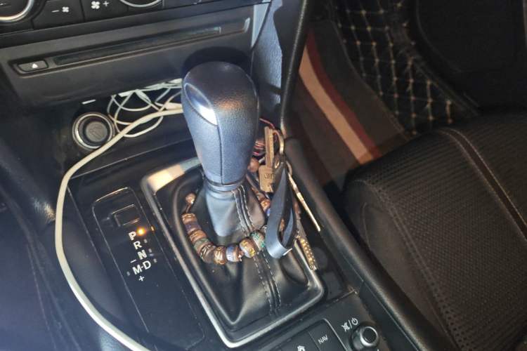 Used Mazda 3 Axela 2019 Cloud-Controlled Sedan 1.5L Automatic Luxury Model China VI Standard Gear Lever
