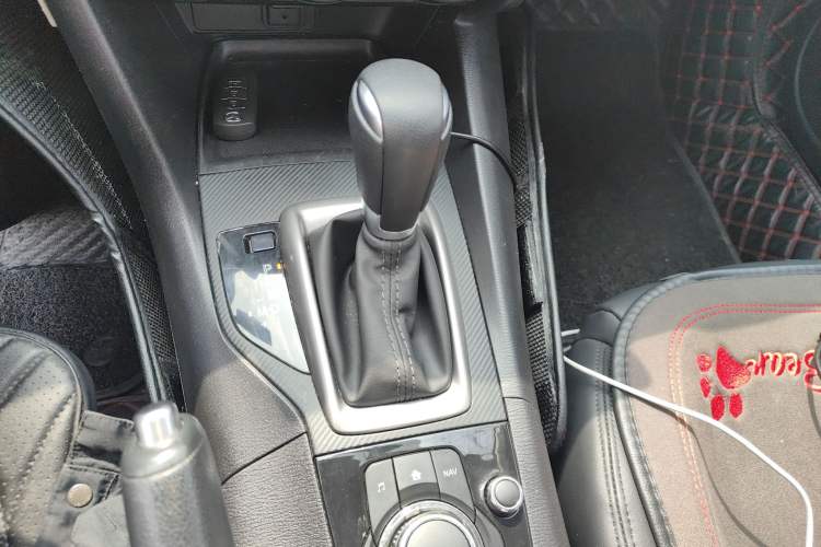 Used Mazda 3 Axela 2019 Cloud-Controlled Version Sedan 1.5L Automatic Comfort Trim China VI Standard Gear Lever
