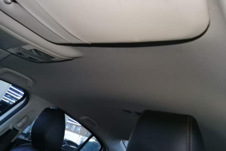 Used Mazda 3 Axela 2019 Cloud-Controlled Version Sedan 1.5L Automatic Comfort Trim China VI Standard Headliner
