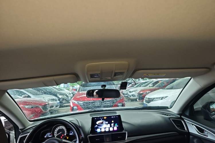 Used Mazda 3 Axela 2019 Cloud-Controlled Version Sedan 1.5L Automatic Comfort Trim China VI Standard Headliner