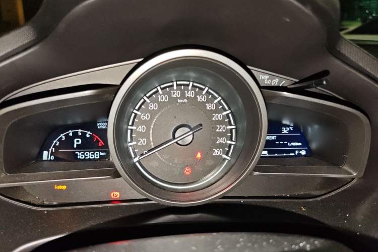 Used Mazda 3 Axela 2019 Cloud-Controlled Version Sedan 1.5L Automatic Luxury Trim China V Standard Instrument Cluster