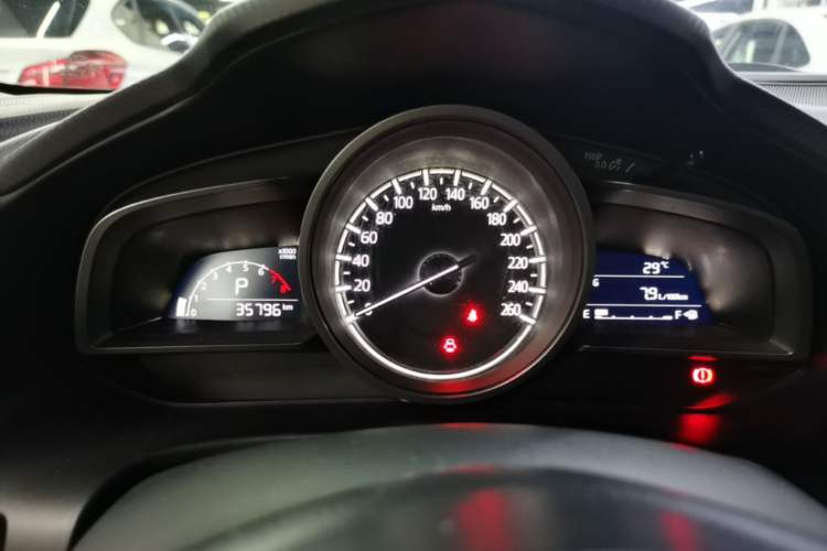 Used Mazda 3 Axela 2019 Cloud-Controlled Version Sedan 1.5L Automatic Comfort Trim China VI Standard Instrument Cluster