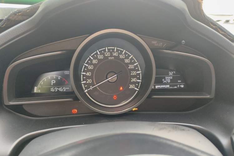 Used Mazda 3 Axela 2019 Cloud-Controlled Sedan 1.5L Automatic Luxury Model China VI Standard Instrument Cluster