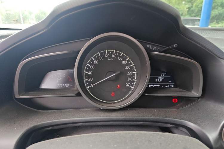 Used Mazda 3 Axela 2019 Cloud-Controlled Version Sedan 1.5L Automatic Comfort Trim China VI Standard Instrument Cluster