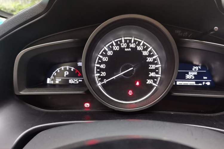 Used Mazda 3 Axela 2019 Cloud-Controlled Version Sedan 1.5L Automatic Luxury Trim China V Standard Instrument Cluster