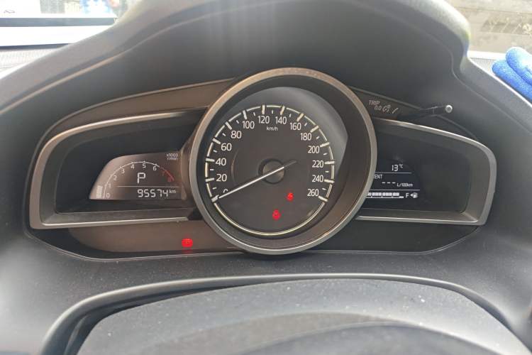 Used Mazda 3 Axela 2019 Cloud-Controlled Sedan 1.5L Automatic Luxury Model China VI Standard Instrument Cluster