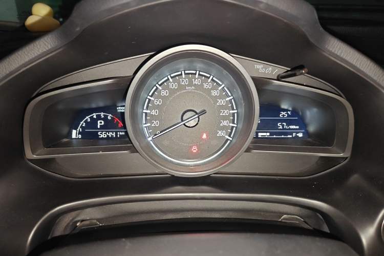 Used Mazda 3 Axela 2019 Cloud-Controlled Sedan 1.5L Automatic Luxury Model China VI Standard Instrument Cluster